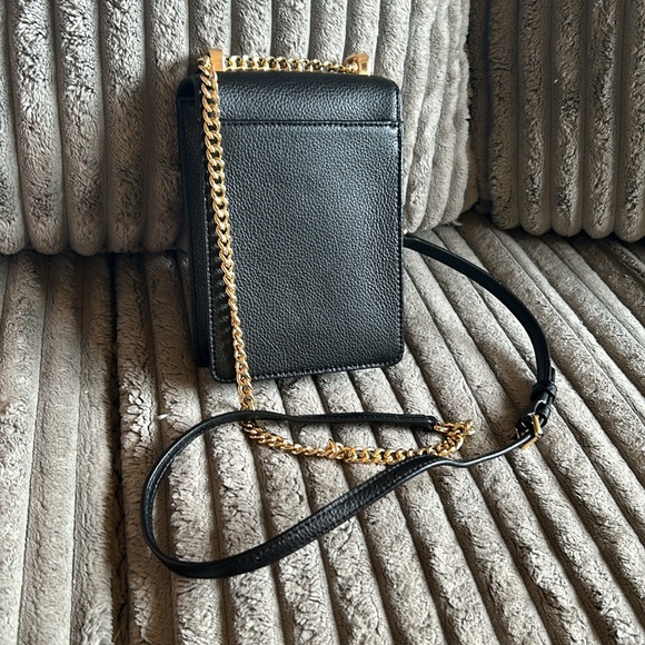 DKNY Black Hard Case Crossbody Bag Shoulder Bag with Gold Tone Accents & Chain - Picture 11 of 17